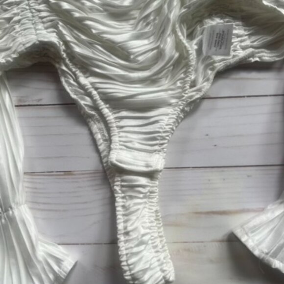 Lulus White Pleated Long Sleeve Ruched Bodysuit Size Medium New No Tags - Picture 7 of 11